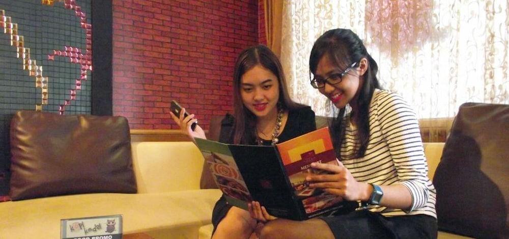 Golden Flower By Kagum Hotels Bandung Ngoại thất bức ảnh