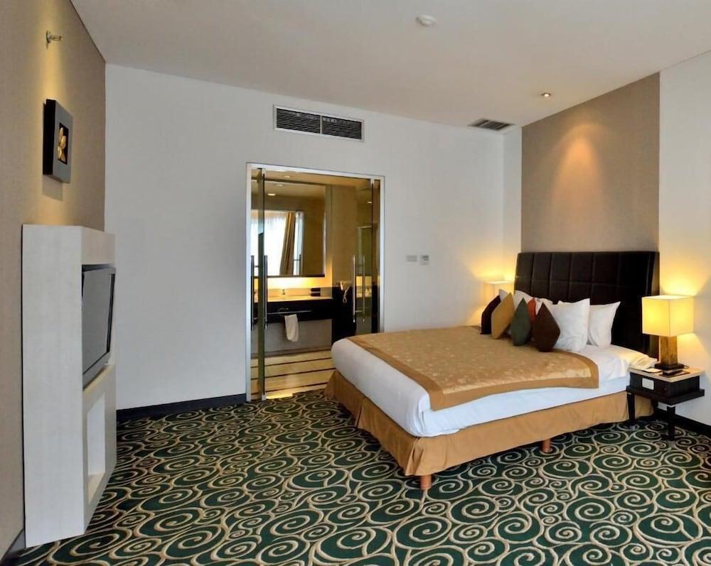 Golden Flower By Kagum Hotels Bandung Ngoại thất bức ảnh