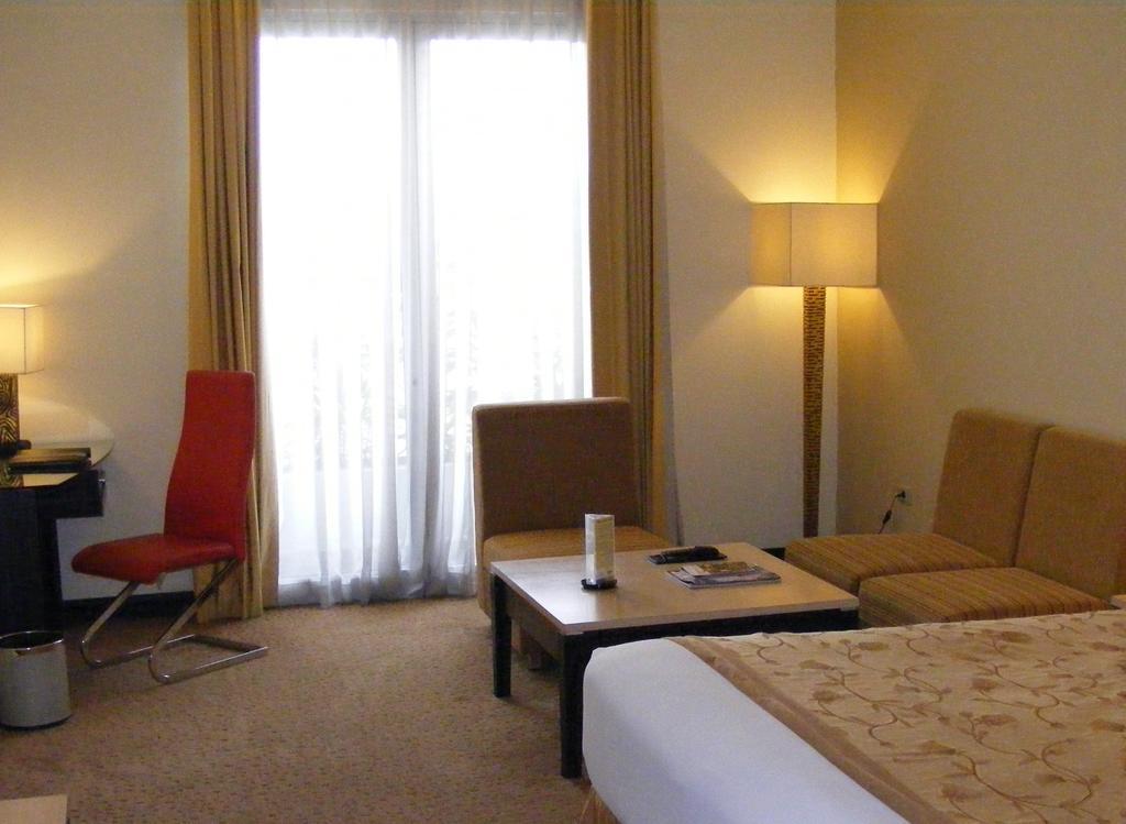 Golden Flower By Kagum Hotels Bandung Ngoại thất bức ảnh