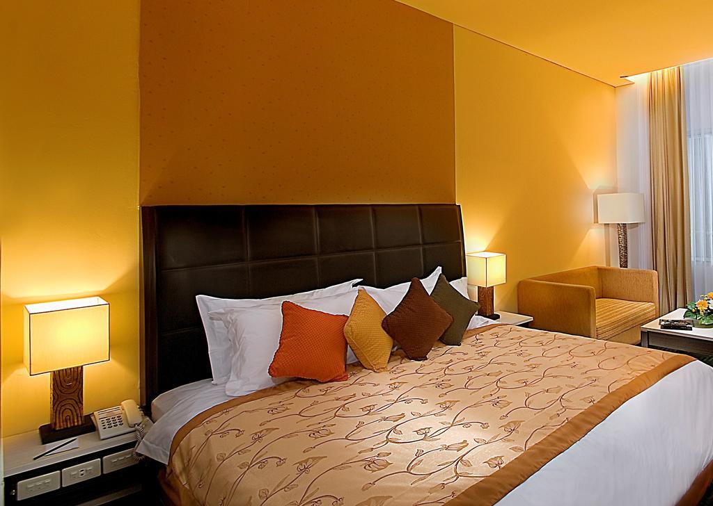 Golden Flower By Kagum Hotels Bandung Ngoại thất bức ảnh