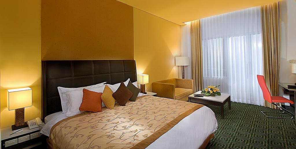 Golden Flower By Kagum Hotels Bandung Ngoại thất bức ảnh