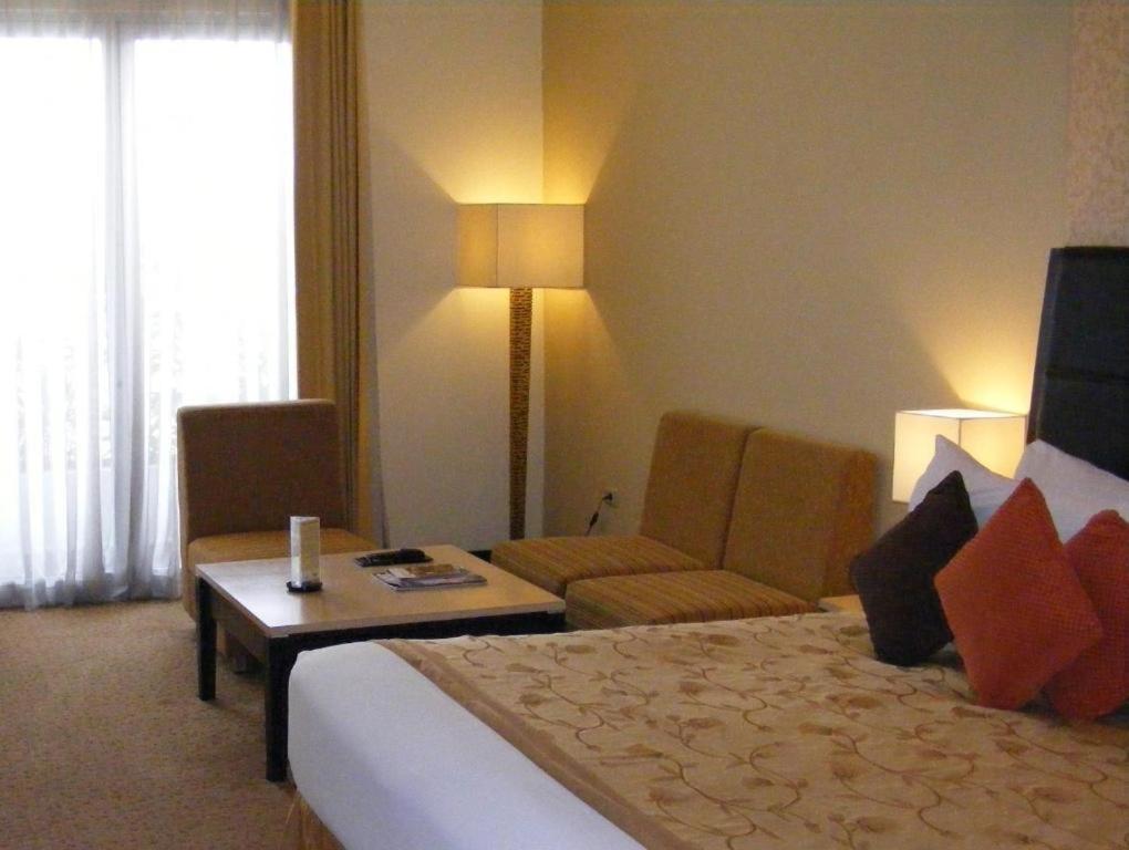 Golden Flower By Kagum Hotels Bandung Ngoại thất bức ảnh