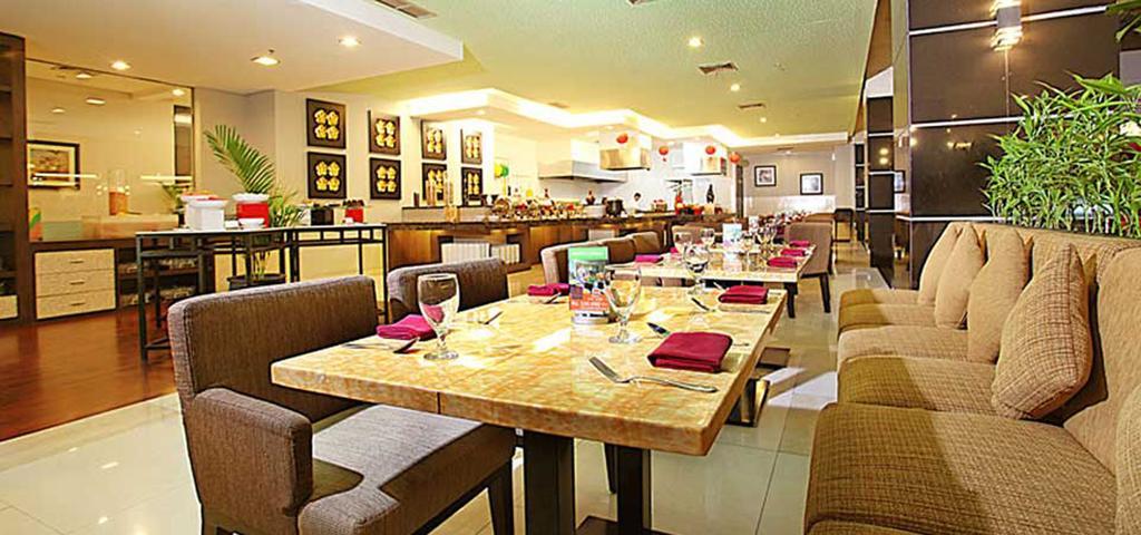 Golden Flower By Kagum Hotels Bandung Ngoại thất bức ảnh