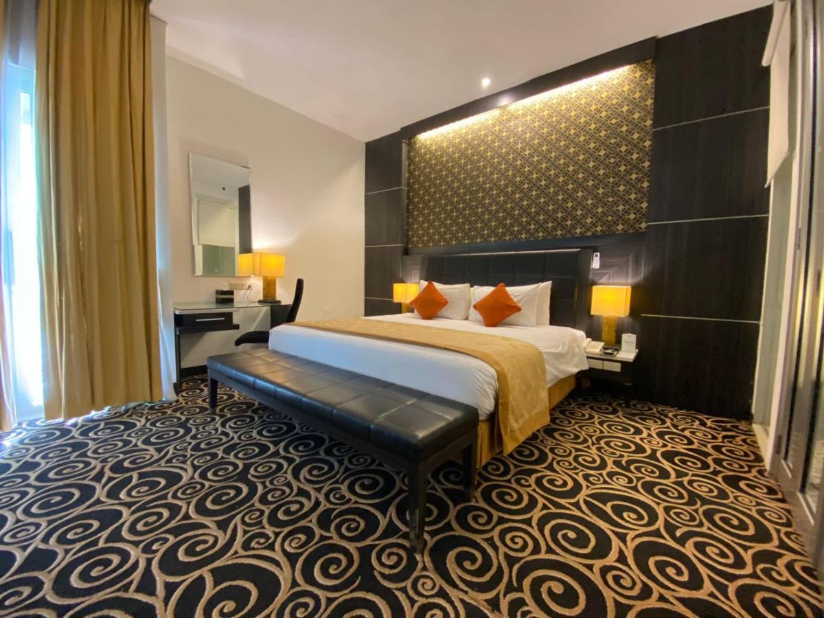 Golden Flower By Kagum Hotels Bandung Ngoại thất bức ảnh