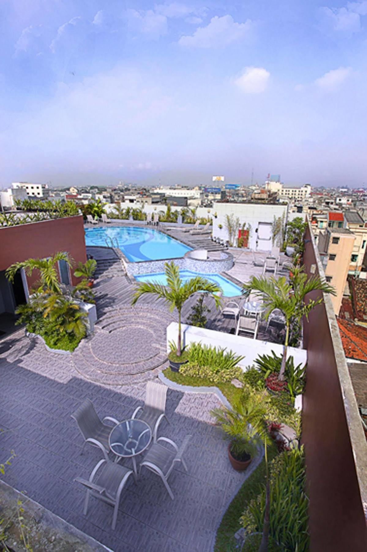 Golden Flower By Kagum Hotels Bandung Ngoại thất bức ảnh
